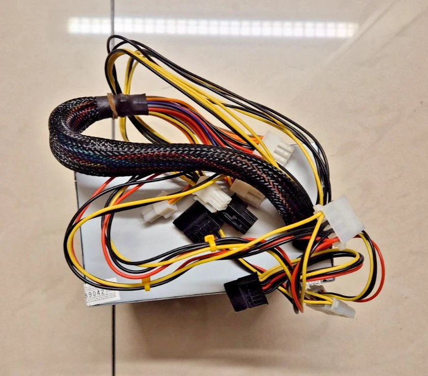 Codegen 580W ATX Model 300X – Alimentatore PC – Funzionante – RetroPC Molex SATA - Immagine 2 di 4