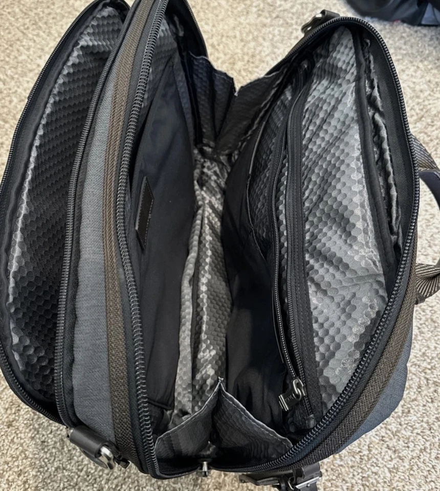 *TUMI ALPHA BRAVO ANDERSON SLIM* excelente estado, gris/marrón/bolso de cuero para computadora portátil Foto 3 de 4