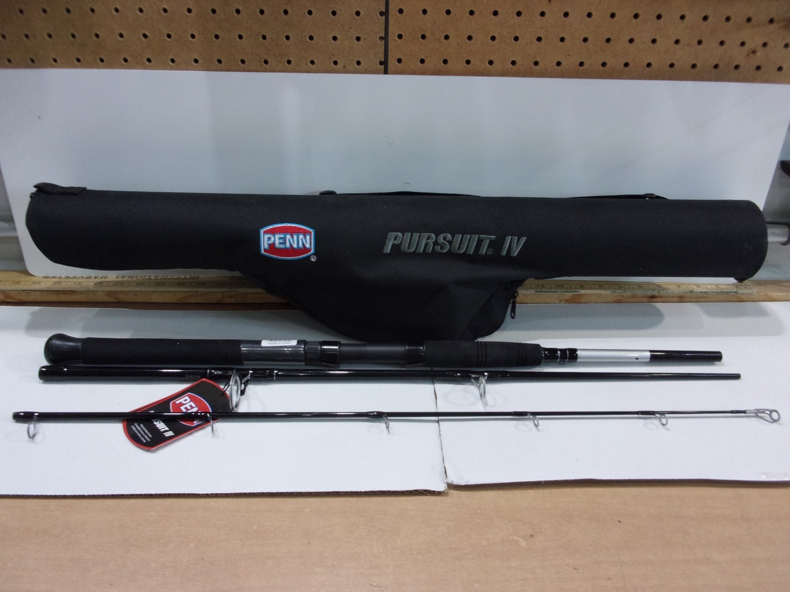 PENN PURSUIT 7 foot  Medium Heavy  3 piece travel spinning r
