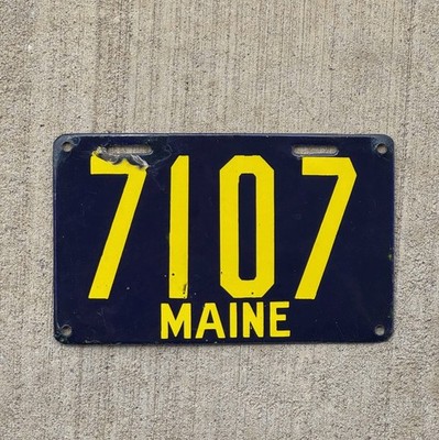 1913 Maine Porcelain License Plate Vintage Auto Tag Low Number Four Digit 7107