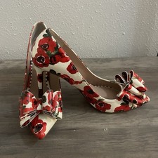 NWT Betsey Johnson Red Floral Pumps W/ Bows 3.5 Heels US 9 Pin Up Pointed Toe