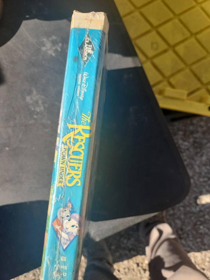 The Rescuers Down Under Disney Classic Black Diamond (VHS, 1991) see description - Image 4 of 4