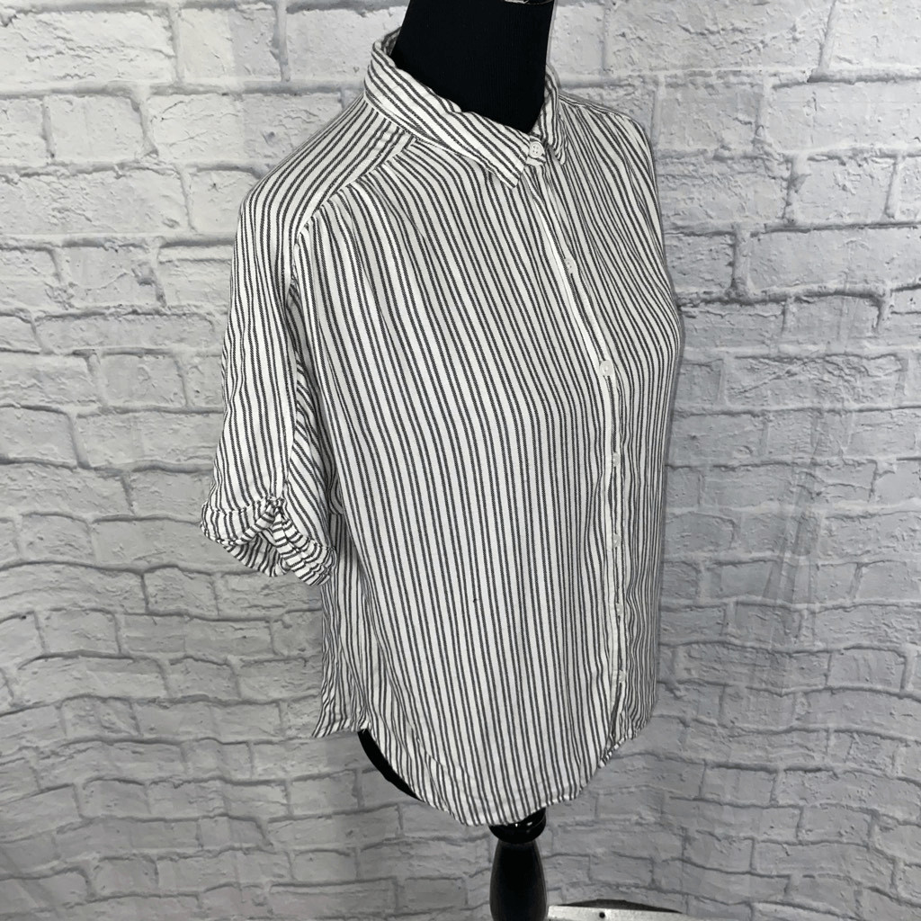 Universal Thread button down short sleeve collar … - image 3