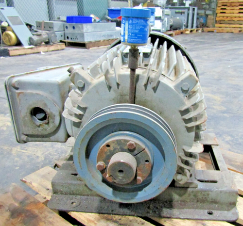 🔥TOSHIBA 30 HP 3 PHASE INDUCTION MOTOR 460VAC 286T FRAME 1770 RPM TEFC W/ BASE - Picture 3 of 16