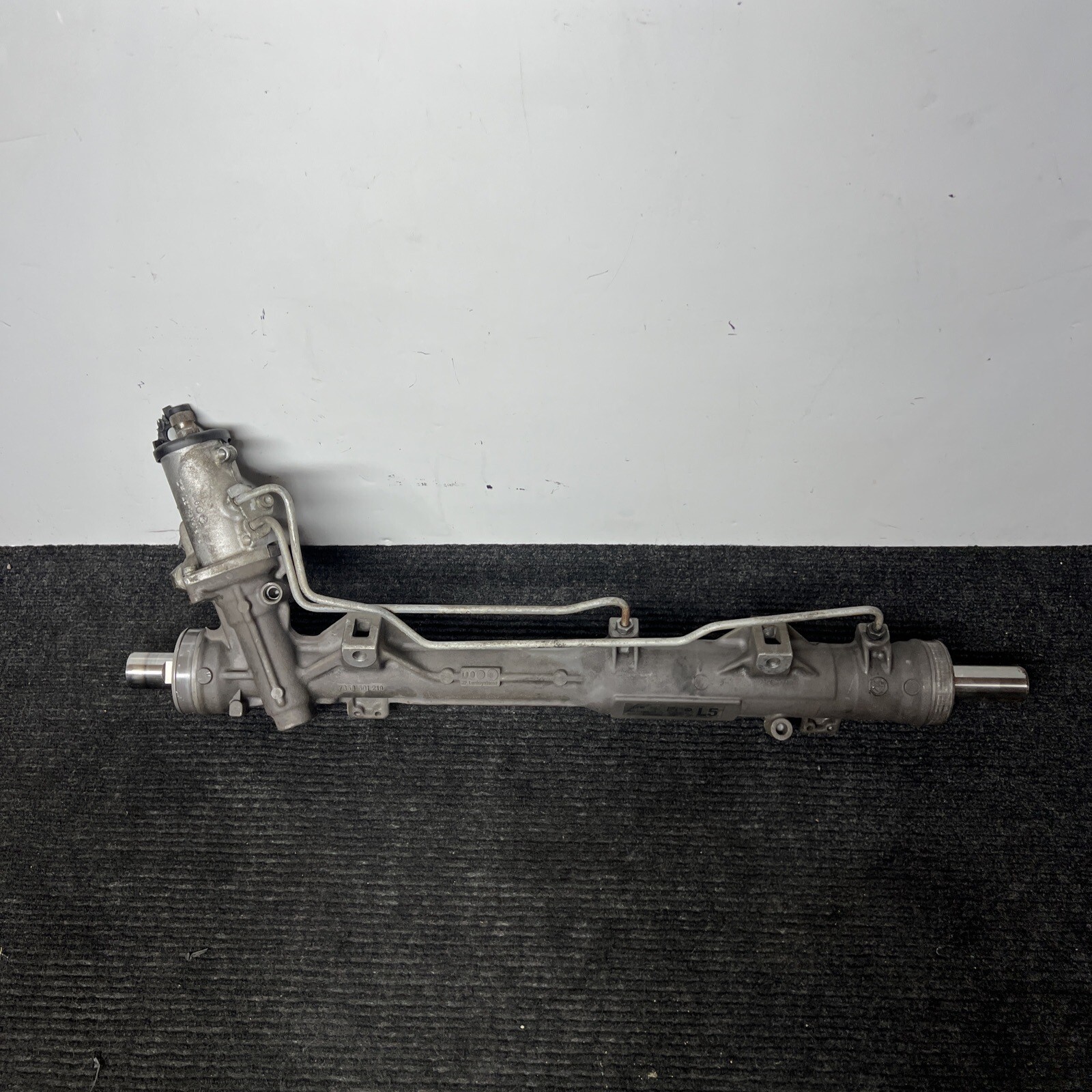 04-10 BMW E60 Hydraulic Gear Power Steering Rack and Pinion Axle 