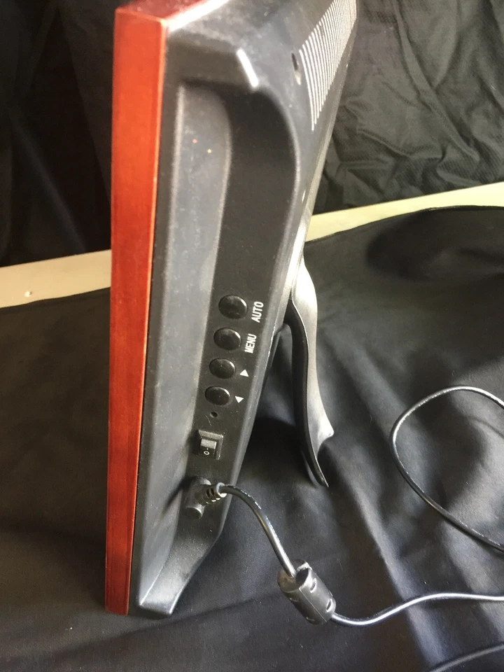 Digital picture frame UBS drive to play your pictures - Image 4 of 4