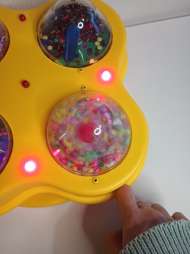 Aktivierungsgeräte All that Glitters Special Needs Multi-Dome Aktivitätsspielzeug LESEN - Bild 5 von 9