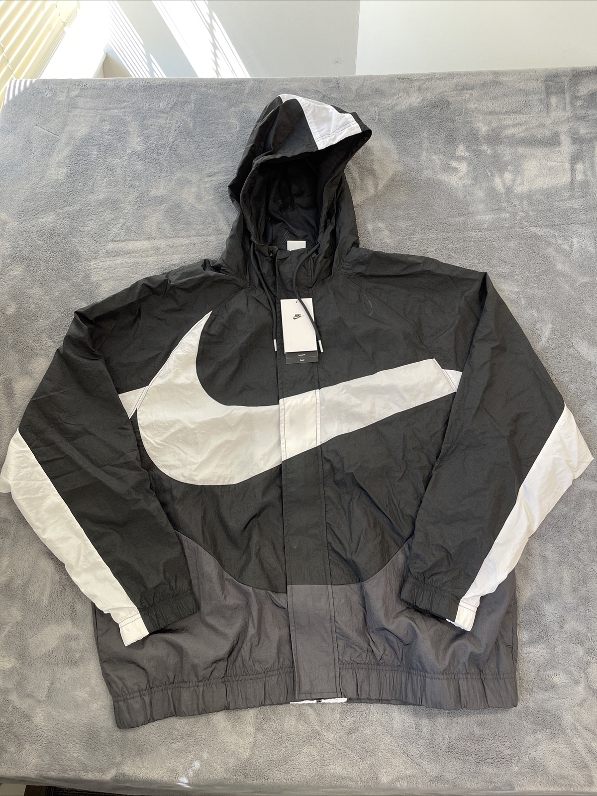 NIKE SWOOSH JACKET - WOVEN MENS SIZE MEDIUM DD5967-010 | eBay