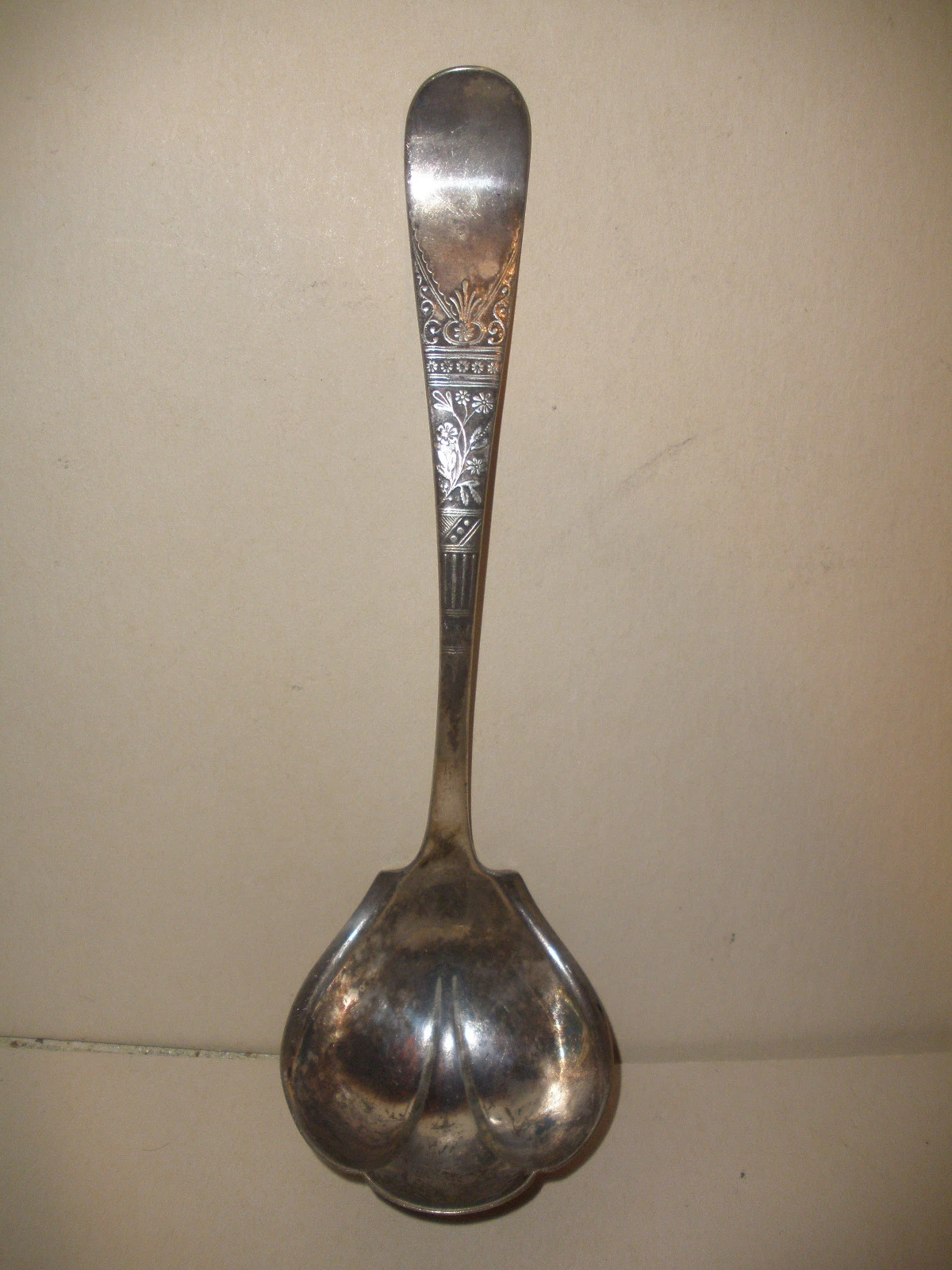 ANTIQUE ROGERS BRO FLOWERS PATTERN SILVER PLATE LADLE