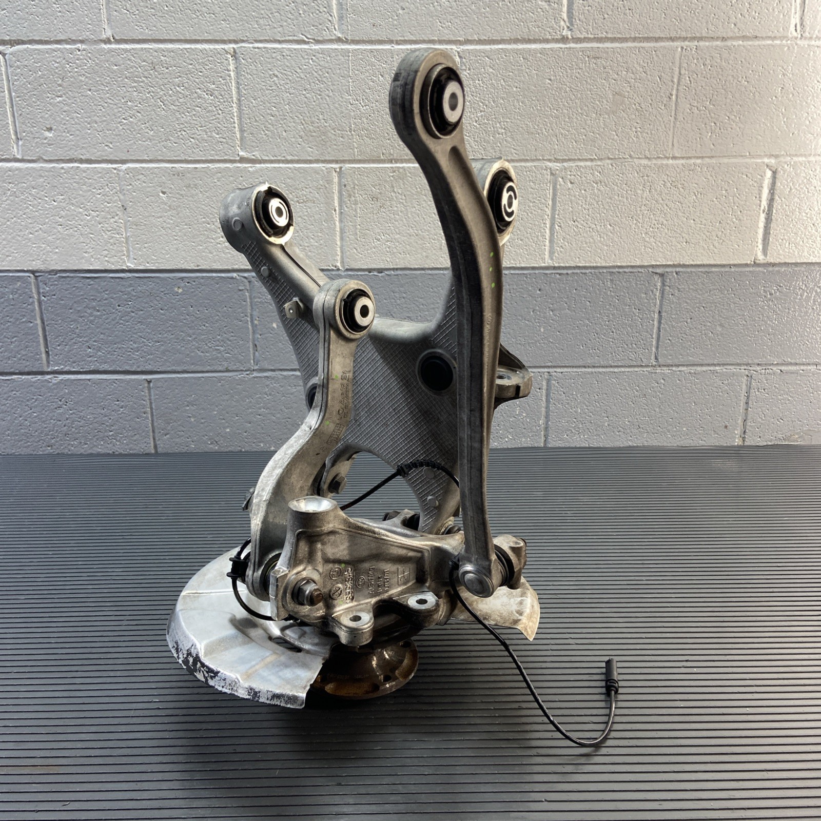 Rolls-Royce Dawn 2009-2015 Rear Left Steering knuckle