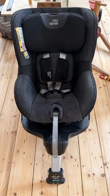 Britax Römer Dualfix M I-Size Kindersitz-18kg, 105cm, 360° Drehbar, unfallfrei 