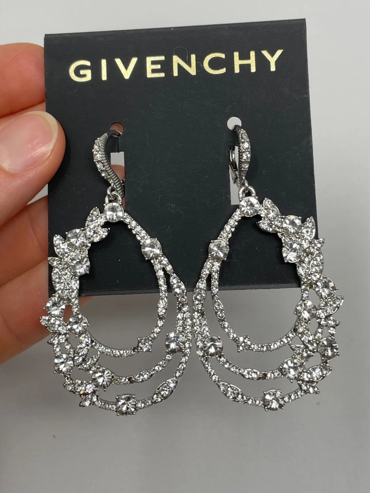 Pendientes araña con flecos de cristal tono plata Givenchy Foto 3 de 4