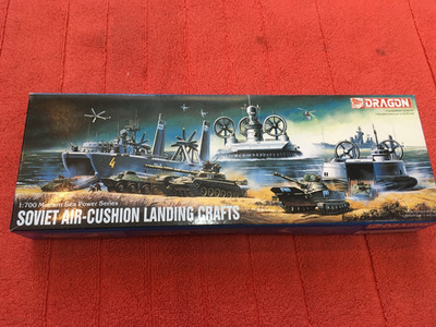 1:700 Dragon SOVIET AIR-CUSHION LANDING CRAFTS LANDUNGSBOOTE PANZER TU-95