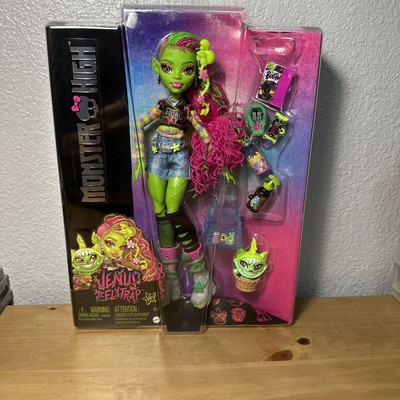 Monster High VENUS McFLYTRAP G3 Fashion Doll w/ Pet Chewlian & Accessories 2023