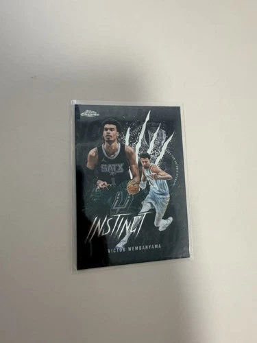 2025 Topps Chrome Victor Wembanyama Base (RAW)