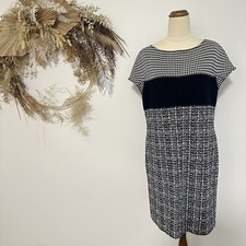 St John Womans Knit Dress Blue Houndstooth Pattern Wool Blend Designer Size 6 US