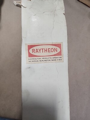 635 - Raytheon Vacuum Tube