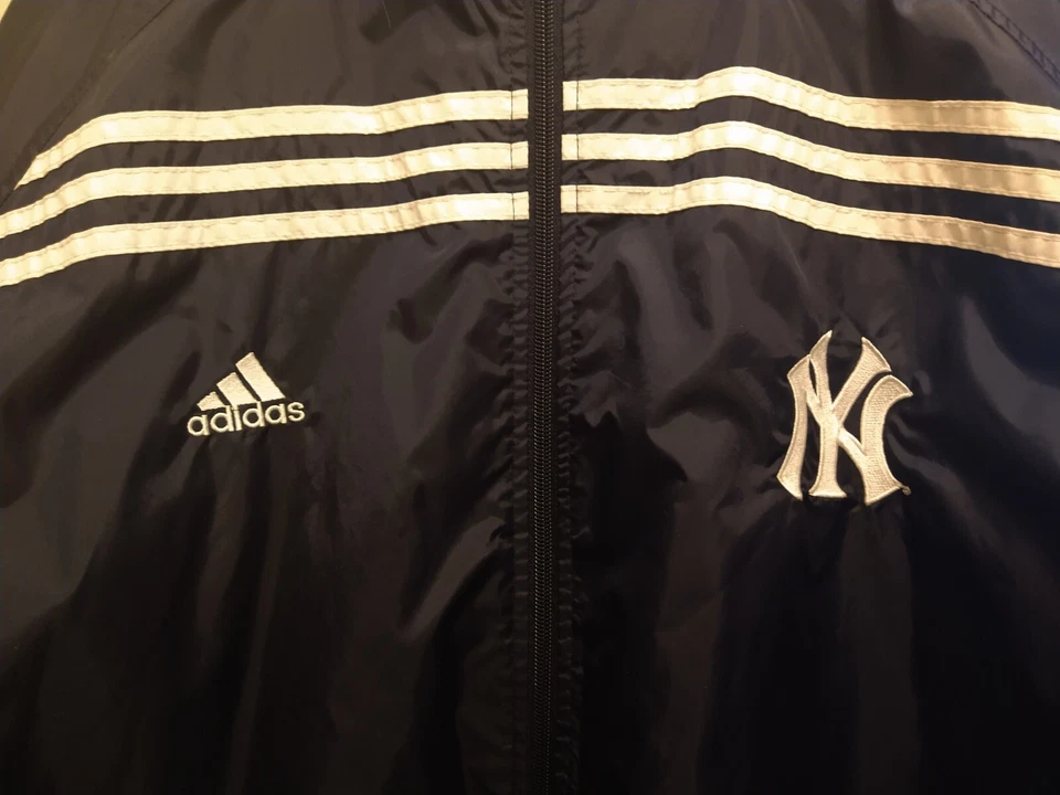 N.Y. Yankees Adidas WindBreaker L And  (L) Pull away Track Pants By Majestic.2pc - Image 3 of 4