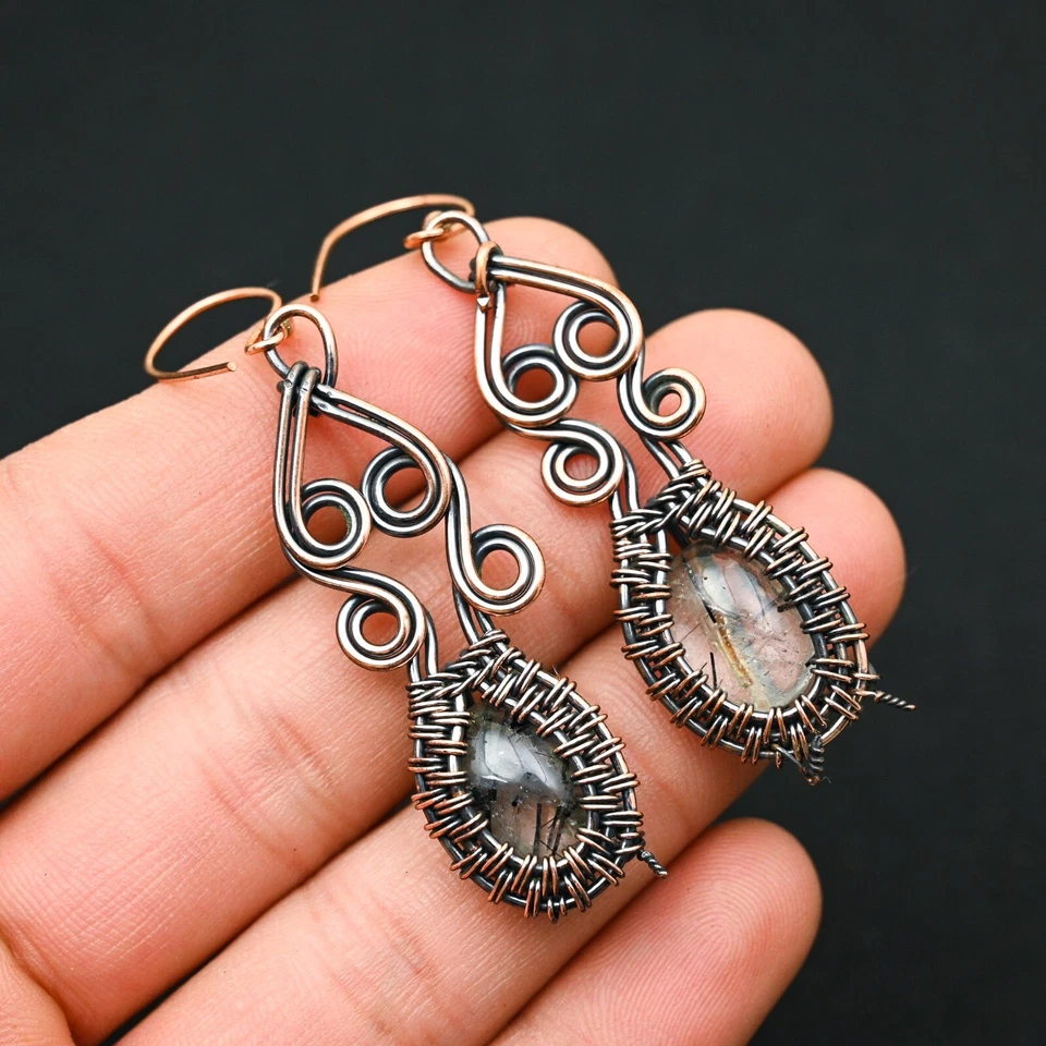 Pendiente hecho a mano envuelto en alambre de cobre piedras preciosas de cuarzo rutilo negro joyería regalo Foto 2 de 4