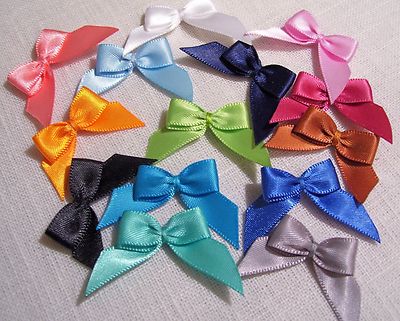 SET 5 KLEINE KNOTEN SATINBAND UNI ** 25 mm ** Schmuck Carterie - Nr. 31