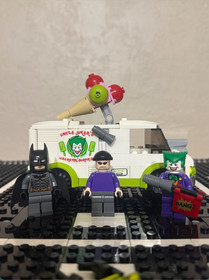 LEGO Batman: The Tumbler: Joker's Ice Cream Surprise (7888)
