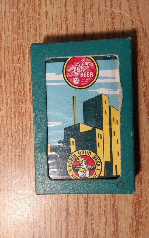 VINTAGE METZ ''ROBIN HOOD'' BEER SEALED PACKAGE OF PLAYING CARDS