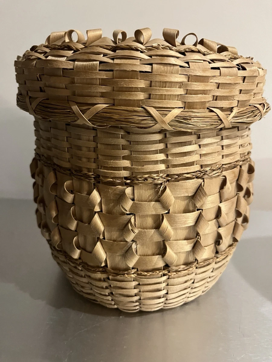 ビンテージインディアンバスケット early 1900s vintage Winnebago Indian basket, old antique woven ash