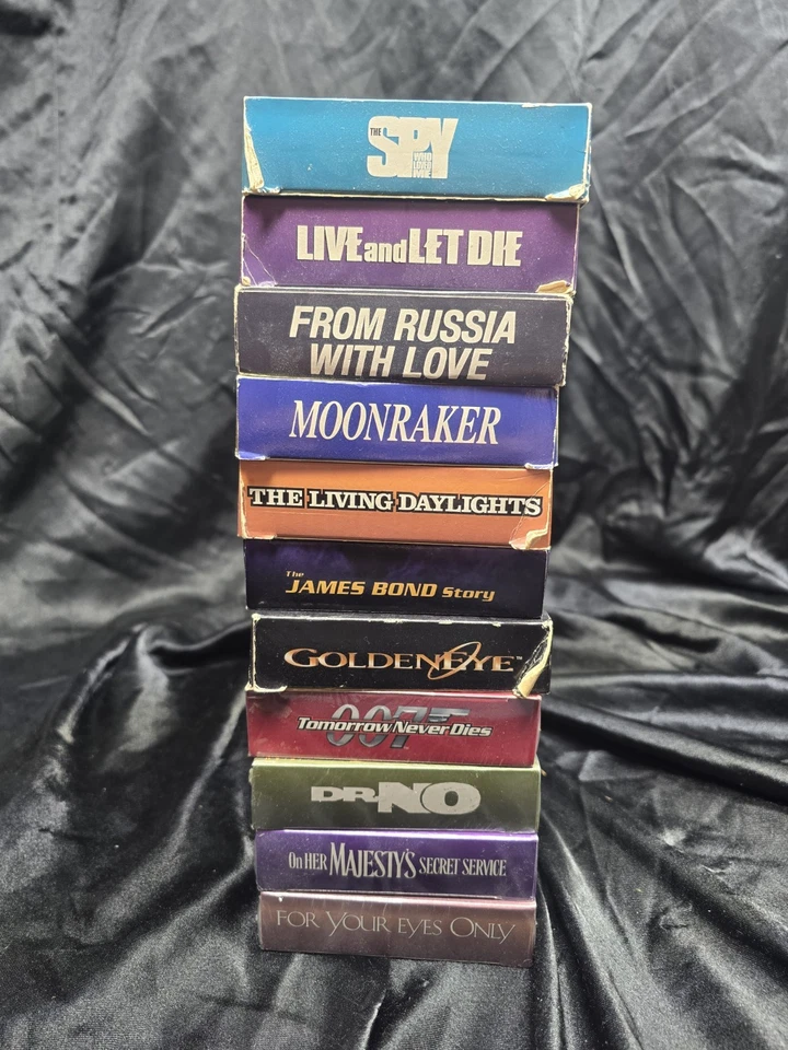 Vintage James Bond 007 VHS Lot of 11 –Some Still Sealed  Foto 2 de 3