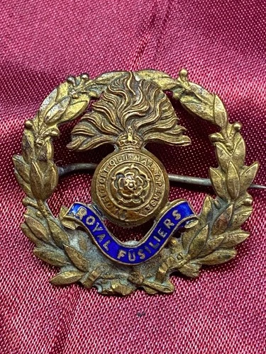 WW1/2 Royal Fusiliers Enamel Sweetheart Brooch w/fixing