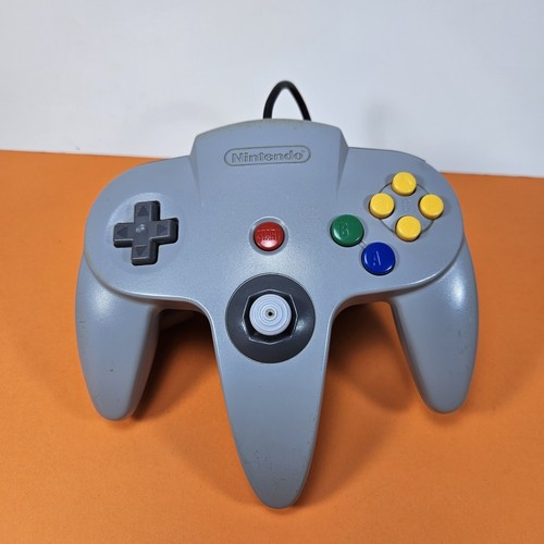 Console NINTENDO 64 Completa Con Controller E Cavi Funzionante N64 PAL GIG - Foto 8 di 10