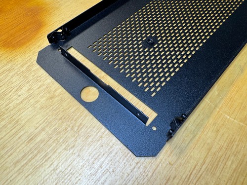 Sliger vented top cover SM5xx (black) - Picture 8 of 11