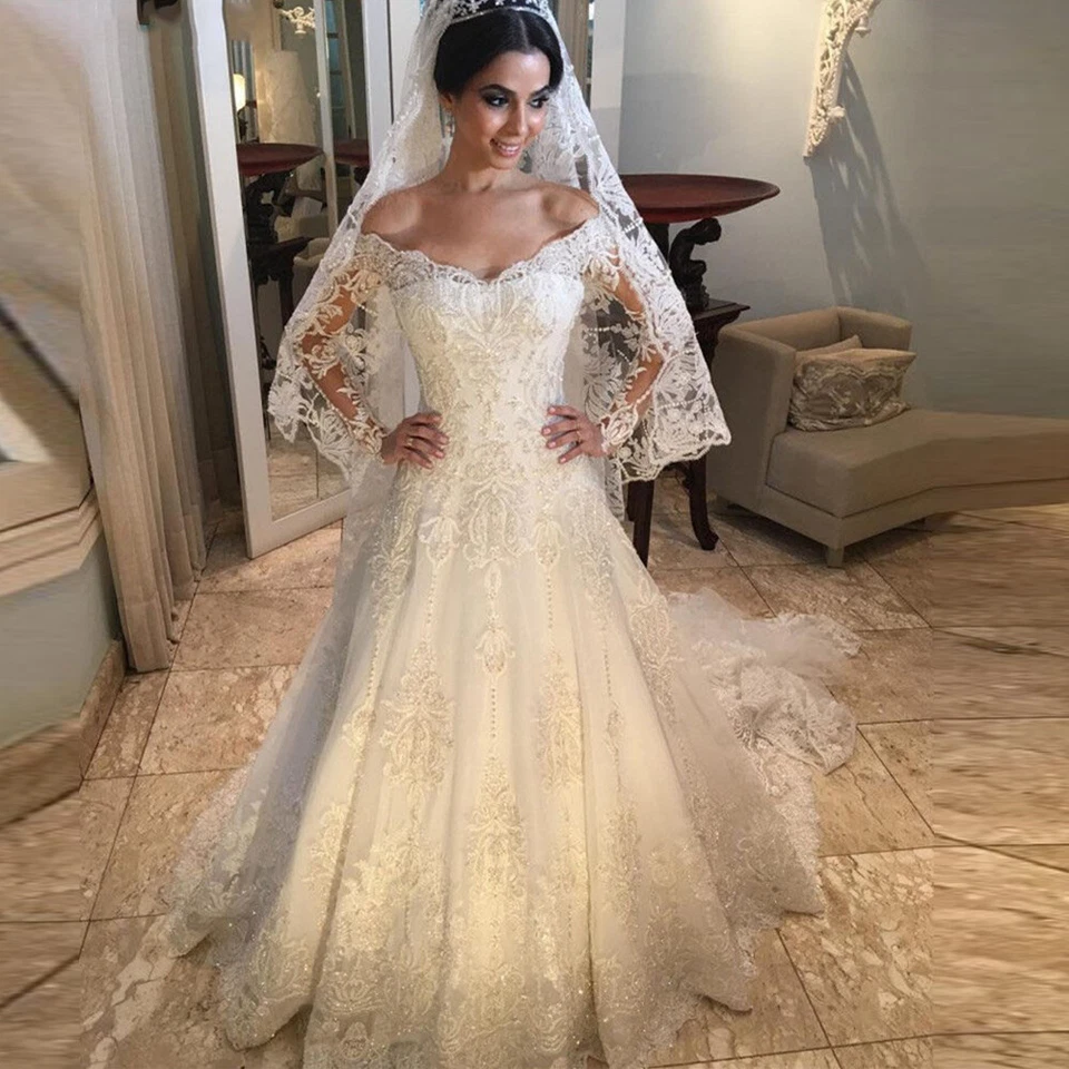 Vestidos de novia de manga larga con apliques de encaje de princesa línea A Foto 2 de 4