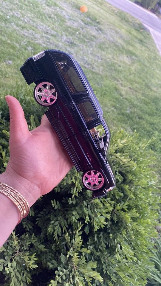 JADA Dub City 2002 GMC YUKON XL DENALI escala 1:24 diecast NEGRO sin caja Foto 4 de 4