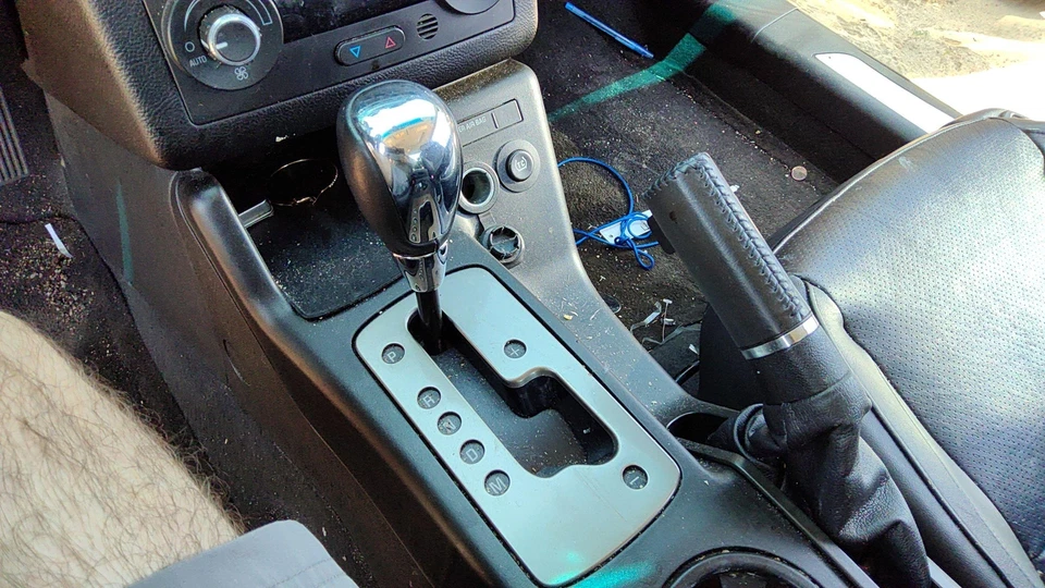 Pontiac G6 GXP 2009 2010 cupé palanca de cambios de piso transmisión automática Foto 2 de 4