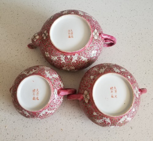 ANTIQUE CHINESE QING DYNASTY FAMILLE ROSE SET OF 3 TEAPOT PLUS GUANGXU EXPORT - Picture 9 of 12