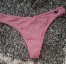 VS pink cotton ribbed thong Panty  NEW SIZE large raspberry 