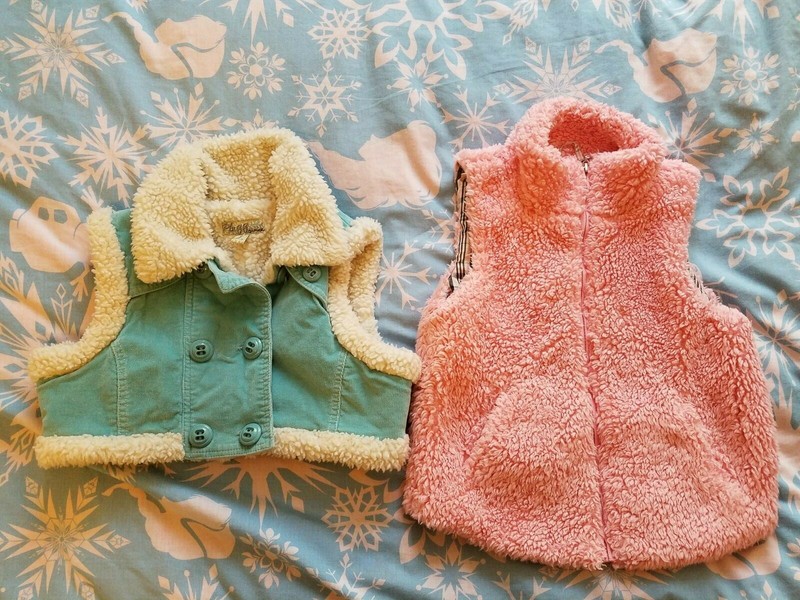 2 pc lot URBAN REPUBLIC & Plugg Juniors girl vests sz 6-8 SOO ADORABLE!.