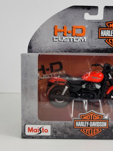 Maisto Motorcycles Harley-Davidson 2015 Street 750 Motorcycle - Picture 3 of 9