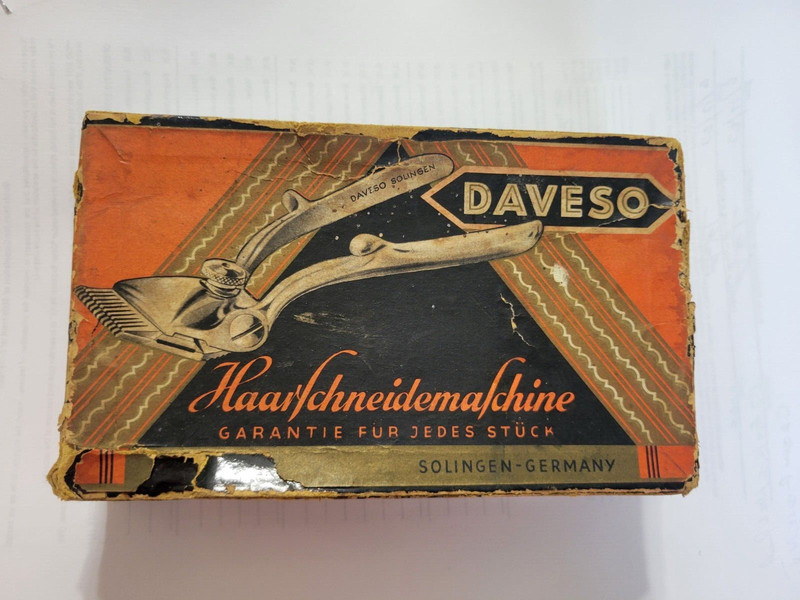ANTIQUE DAVESO HAIR CLIPPER IN ORIGINAL BOX. NOS