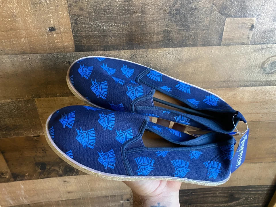 Zapatos Oklahoma City Thunder NUEVOS para mujer XL se adapta a 11/12 baloncesto sin cordones para dama Foto 3 de 4