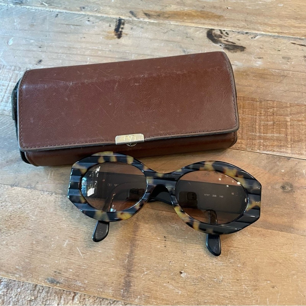 RARE Valentino Vintage Y2K Tortoiseshell Sunglasses in Brown  display picture 3