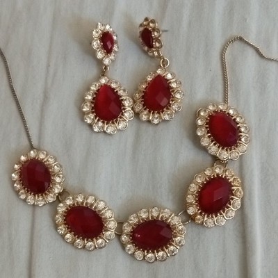 Gold & Red Jewelry Set Necklace & Earrings with Oval & Teardrop Accents