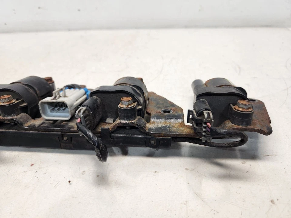 2008-13 GMC Sierra 1500 (5,3 л / AT) левый драйвер катушки зажигания упаковка - круглый - Изображение 4 из 4