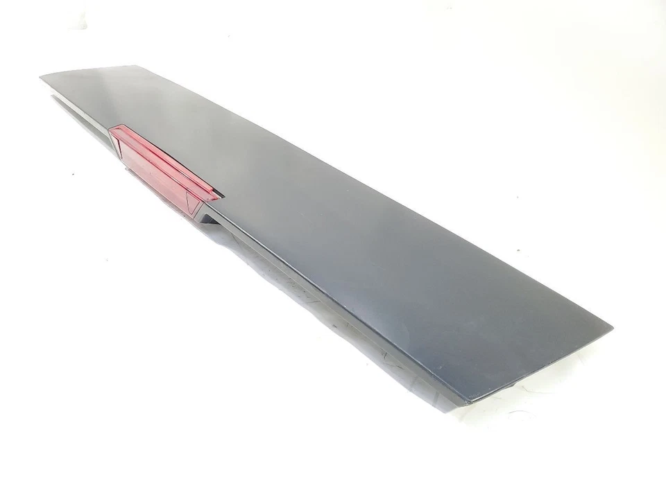 Alerón trasero usado se adapta a: Honda Odyssey 2015 montado en puerta trasero grado A Foto 2 de 4