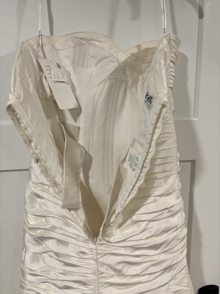 NUEVO CON ETIQUETAS 2BE Novia Mon Cheri Marfil Acanalado Tafetán Sirena Vestido/Vestido de Novia Talla 10 Foto 4 de 4