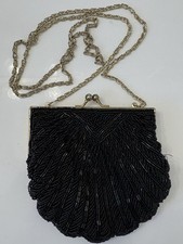 Vintage La Regale Black Beaded Kisslock Handbag Clamshell Design Gold Chain