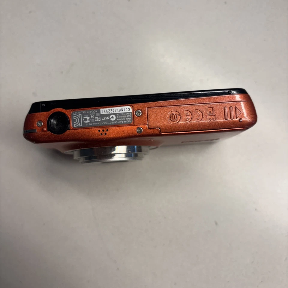 Câmera Digital Kodak EasyShare M575 14.0MP - Vermelha - Imagem 3 de 4