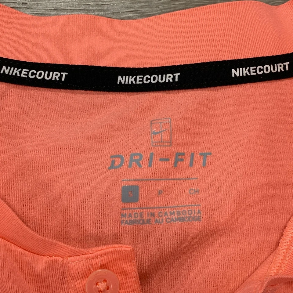 Camisa Nike Para Hombre Pequeña Naranja NikeCourt Dri-FIT Henley Negra Blanca Tenis Foto 3 de 4