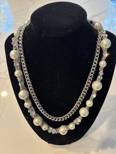 Bellissima collana Givenchy catena perle finte e cristalli 18 50”