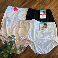 NWT LOT OF 4   Vanity Fair Radiant Brief Small Undershapers Light Control 40301